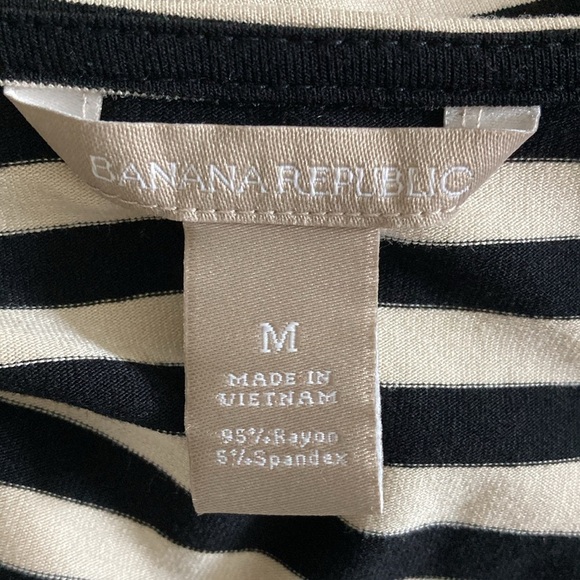 Banana Republic medium top crossover black tan v-neck Rouching - Picture 10 of 10